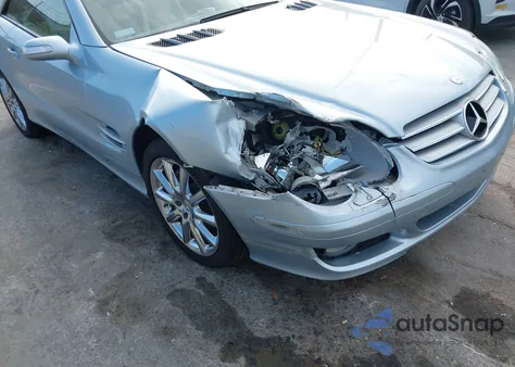 2007 Mercedes-Benz Sl 550 z USA, uszkodzony, nr VIN WDBSK71F37F132867